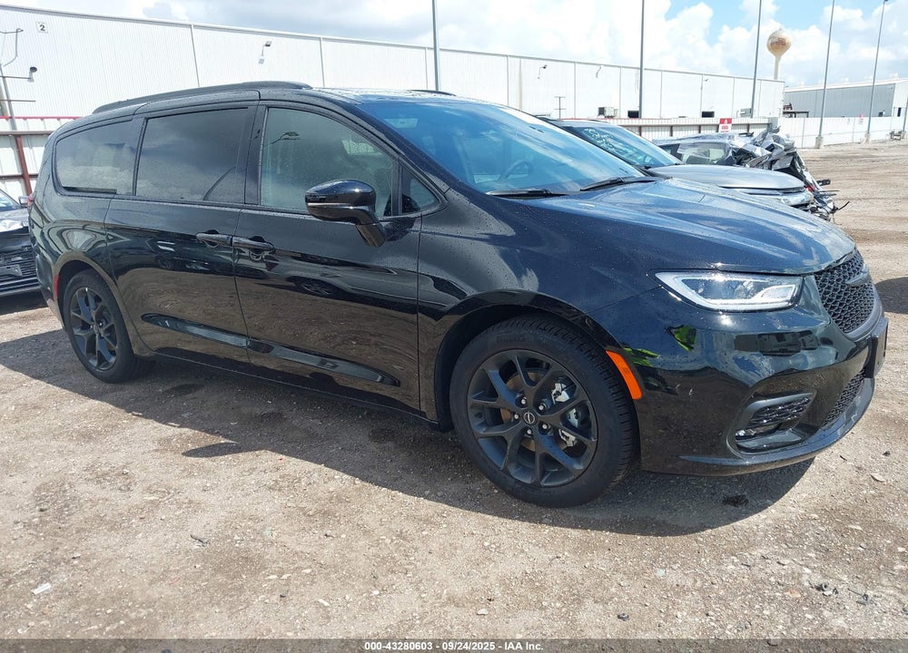 2026 CHRYSLER PACIFICA LIMITED VIN: 2C4RC1GG2TR162181