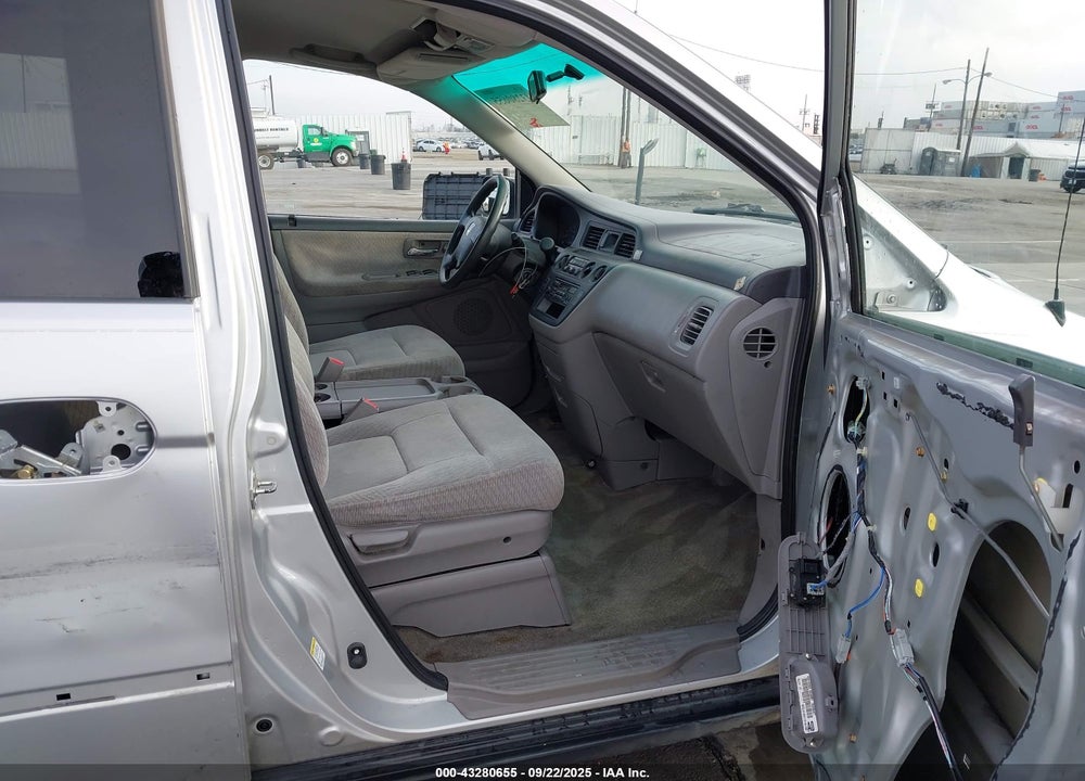2004 HONDA ODYSSEY LX VIN: 5FNRL18524B042391