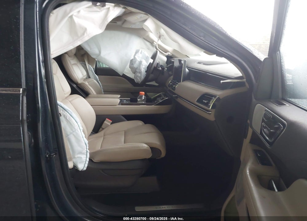 2022 LINCOLN NAVIGATOR VIN: 5LMJJ2KT3NEL02017