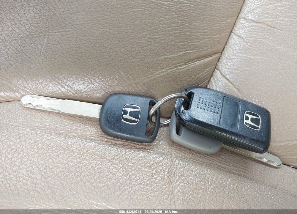 2008 HONDA ODYSSEY EX-L VIN: 5FNRL38738B017521
