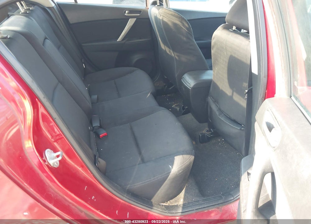 2011 MAZDA 3 S SPORT VIN: JM1BL1U54B1458553