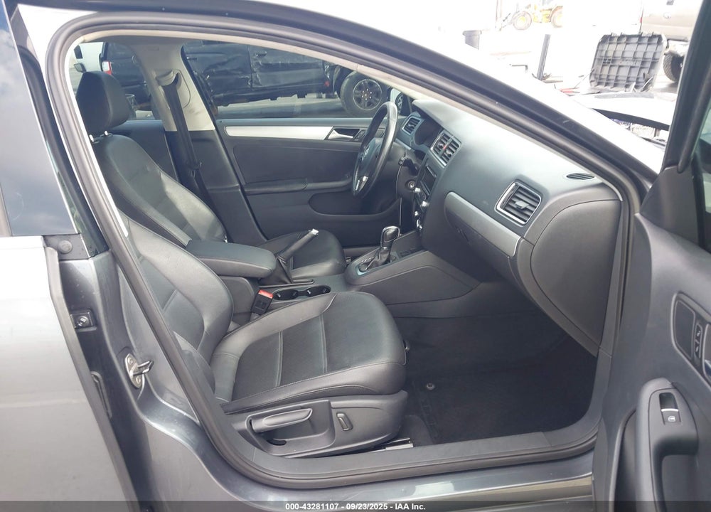 2013 VOLKSWAGEN JETTA VIN: 3VWDP7AJ1DM434070