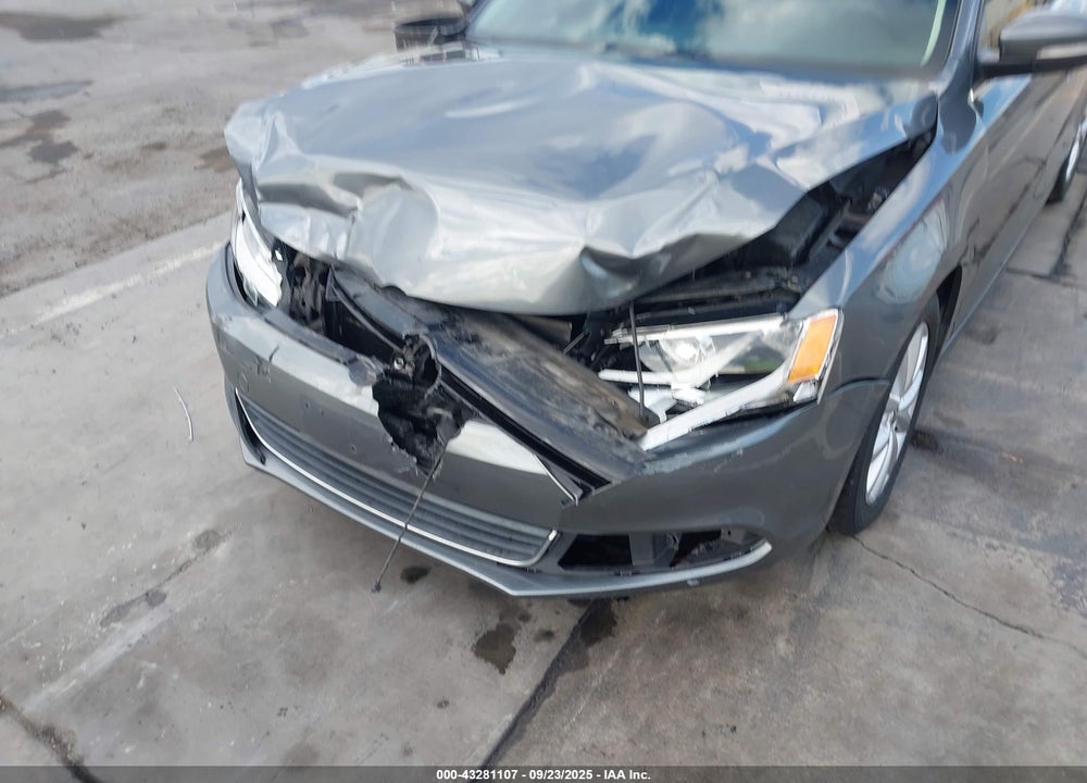 2013 VOLKSWAGEN JETTA VIN: 3VWDP7AJ1DM434070