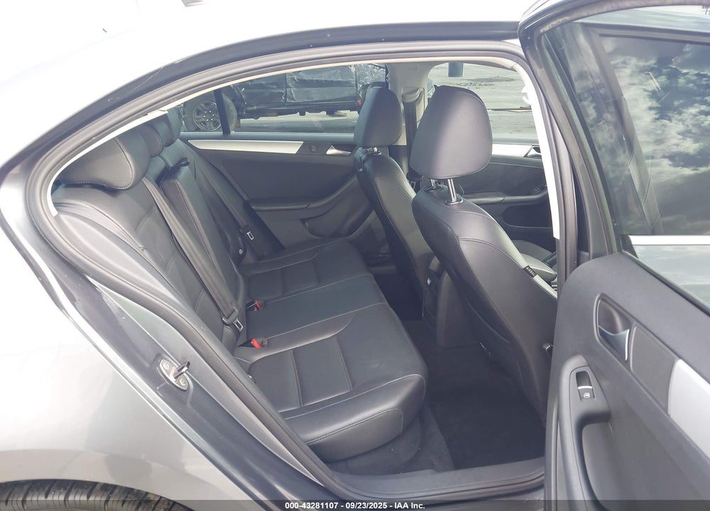 2013 VOLKSWAGEN JETTA VIN: 3VWDP7AJ1DM434070