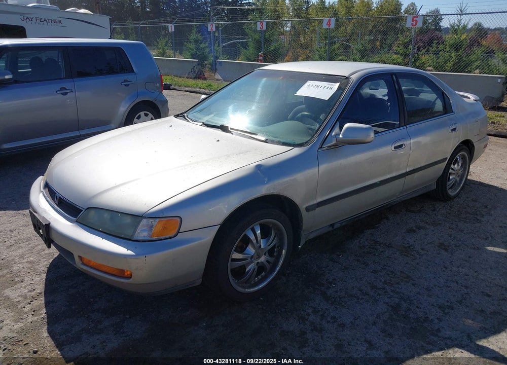 1996 HONDA ACCORD LX/EX VIN: 1HGCD5634TA087465