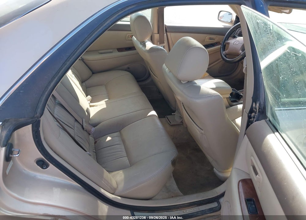 2001 LEXUS ES 300 VIN: JT8BF28G910311348