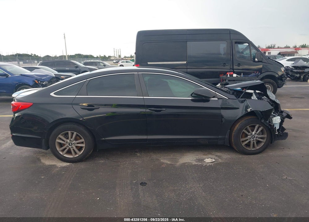 2015 HYUNDAI SONATA SE VIN: 5NPE24AF8FH156650