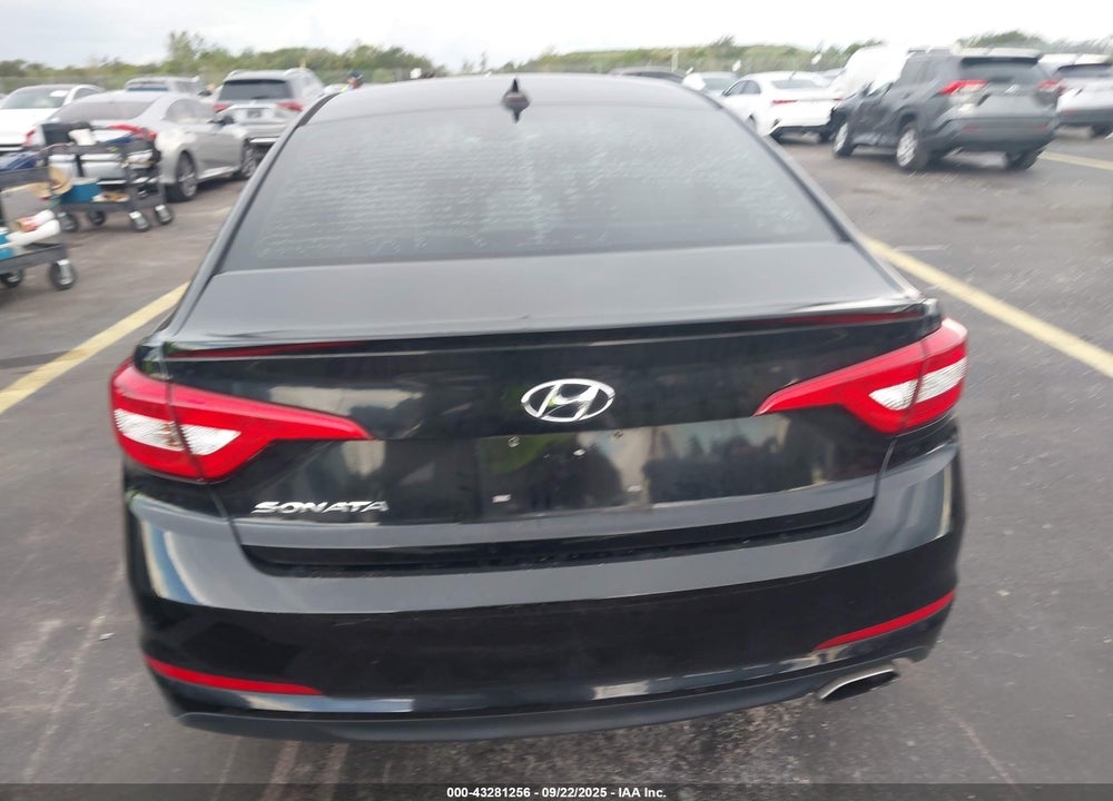 2015 HYUNDAI SONATA SE VIN: 5NPE24AF8FH156650