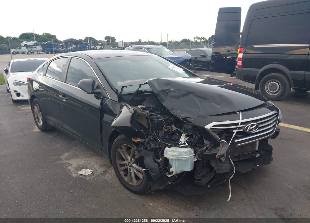 2015 HYUNDAI SONATA SE VIN: 5NPE24AF8FH156650