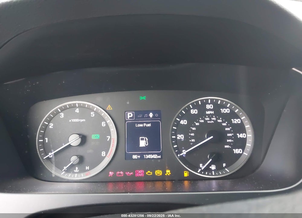 2015 HYUNDAI SONATA SE VIN: 5NPE24AF8FH156650