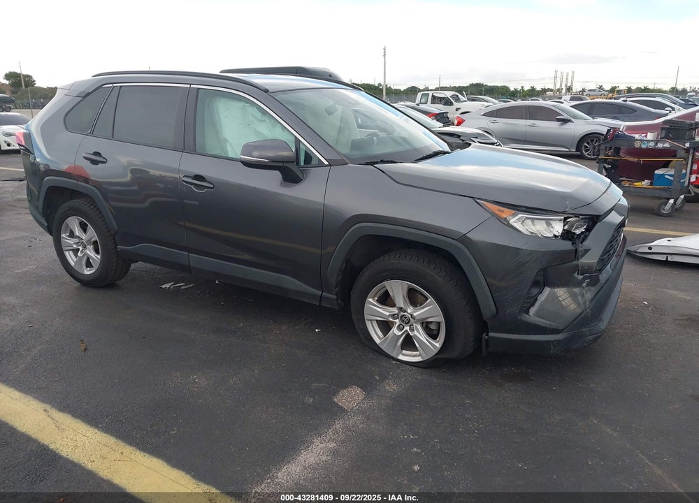 2021 TOYOTA RAV4 XLE VIN: 2T3W1RFV9MC137228