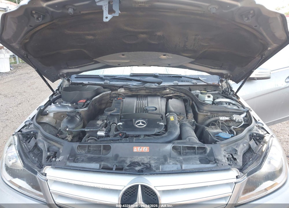 2012 MERCEDES-BENZ C CLASS VIN: WDDGF4HB1CA628390