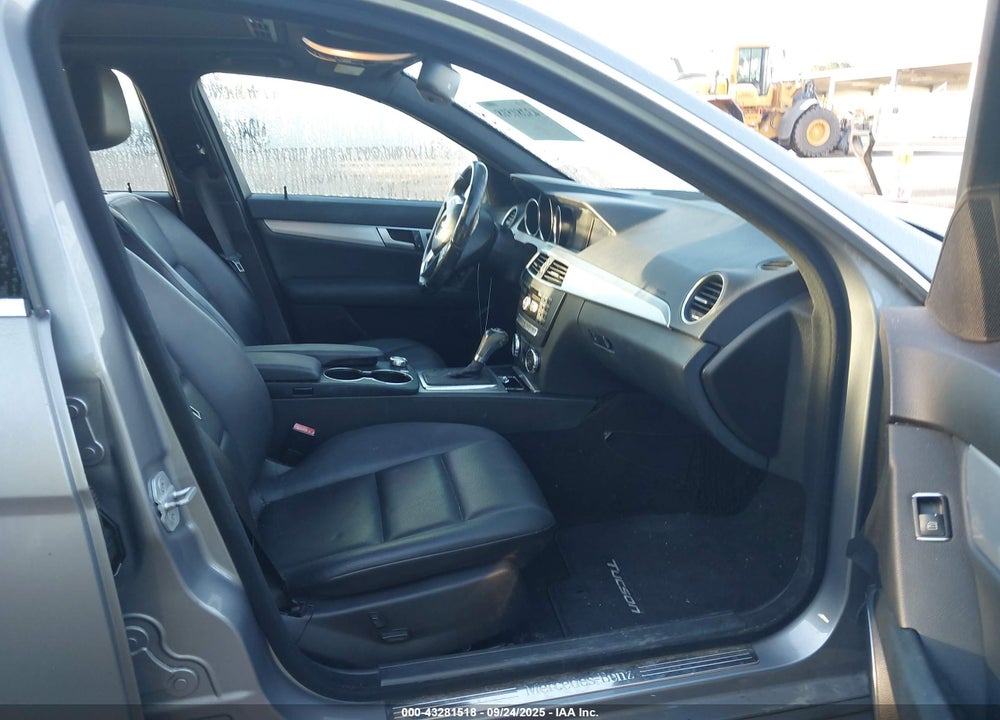 2012 MERCEDES-BENZ C CLASS VIN: WDDGF4HB1CA628390