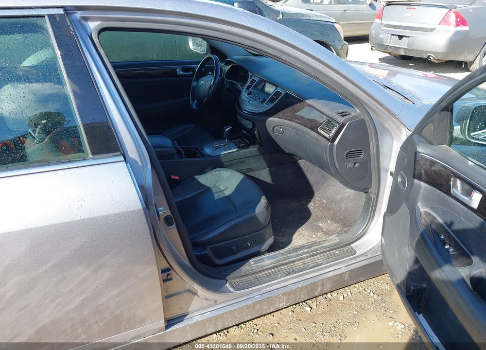 2013 HYUNDAI GENESIS 3.8 VIN: KMHGC4DD6DU243333