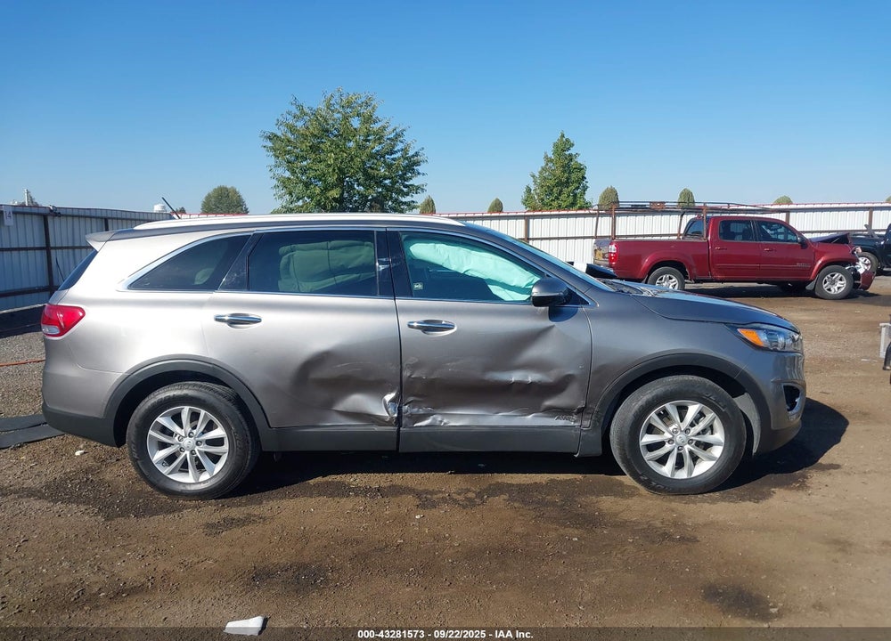 2017 KIA SORENTO VIN: 5XYPGDA31HG286330