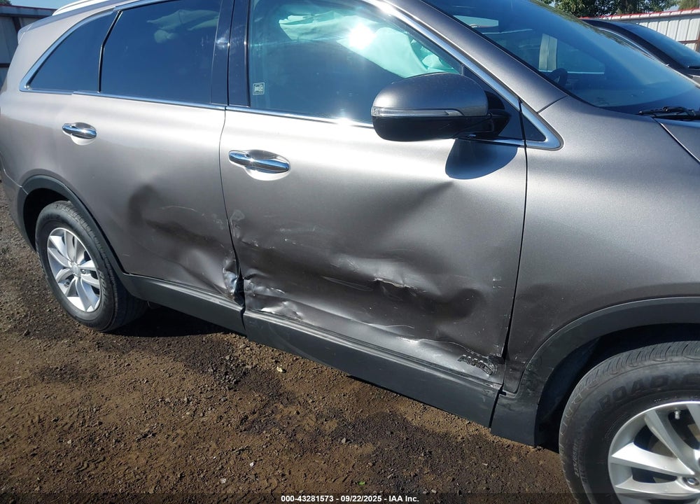 2017 KIA SORENTO VIN: 5XYPGDA31HG286330