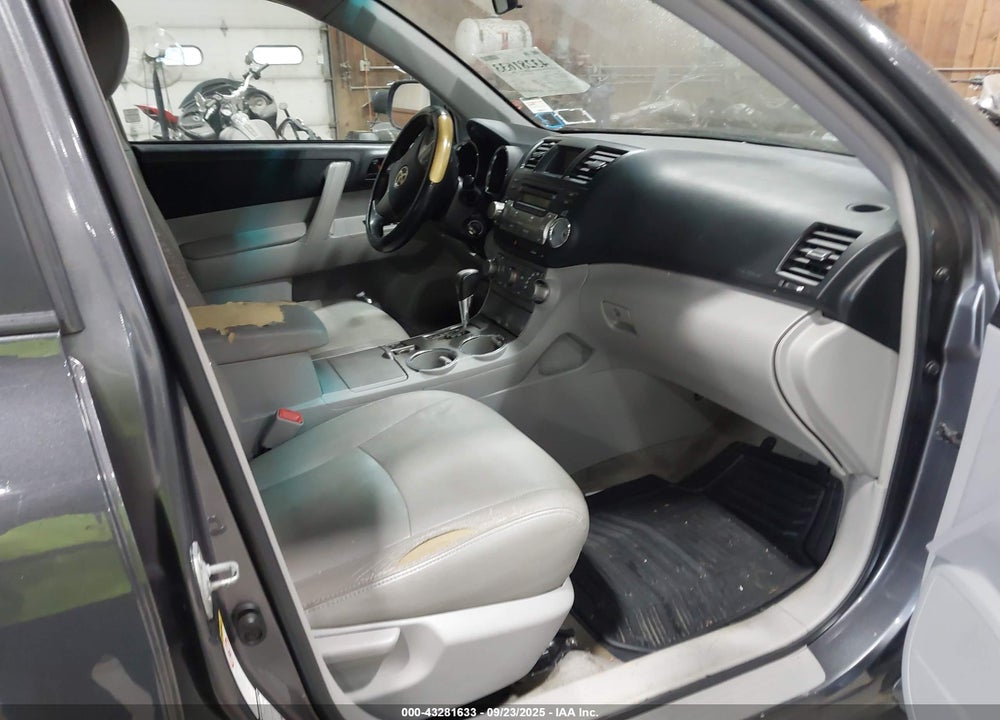2010 TOYOTA HIGHLANDER VIN: 5TDBK3EH3AS021345