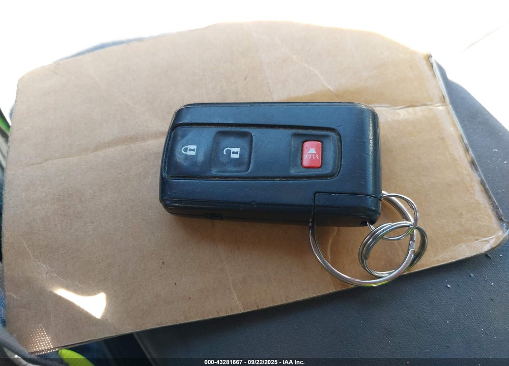 2005 TOYOTA PRIUS VIN: JTDKB20U153055368