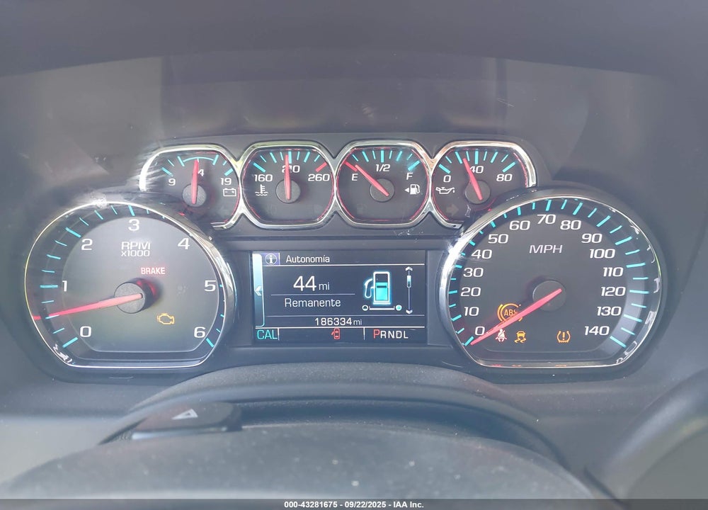 2018 CHEVROLET SUBURBAN LT VIN: 1GNSKHKC5JR193078