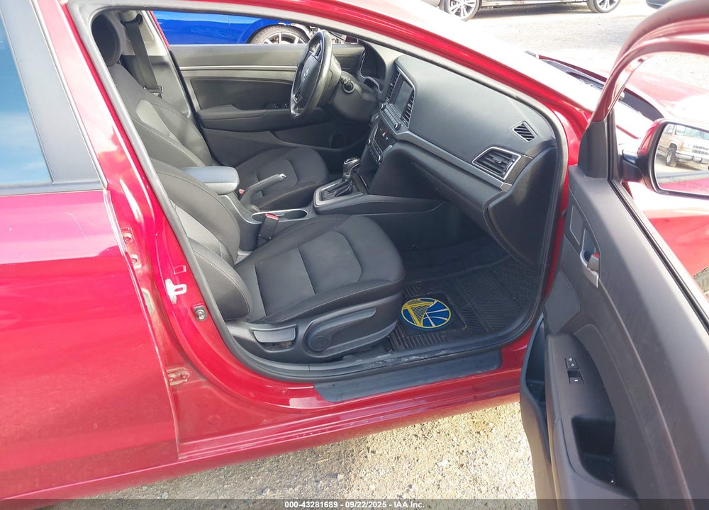 2017 HYUNDAI ELANTRA VIN: KMHD84LFXHU362905