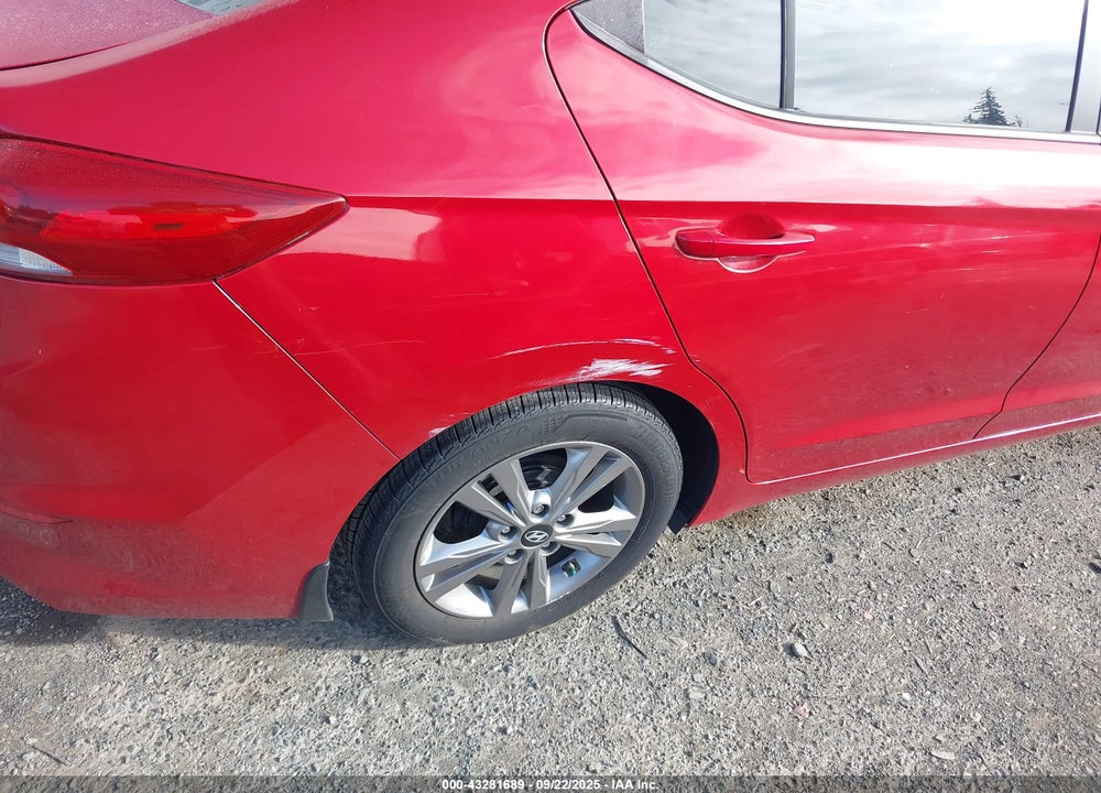 2017 HYUNDAI ELANTRA VIN: KMHD84LFXHU362905