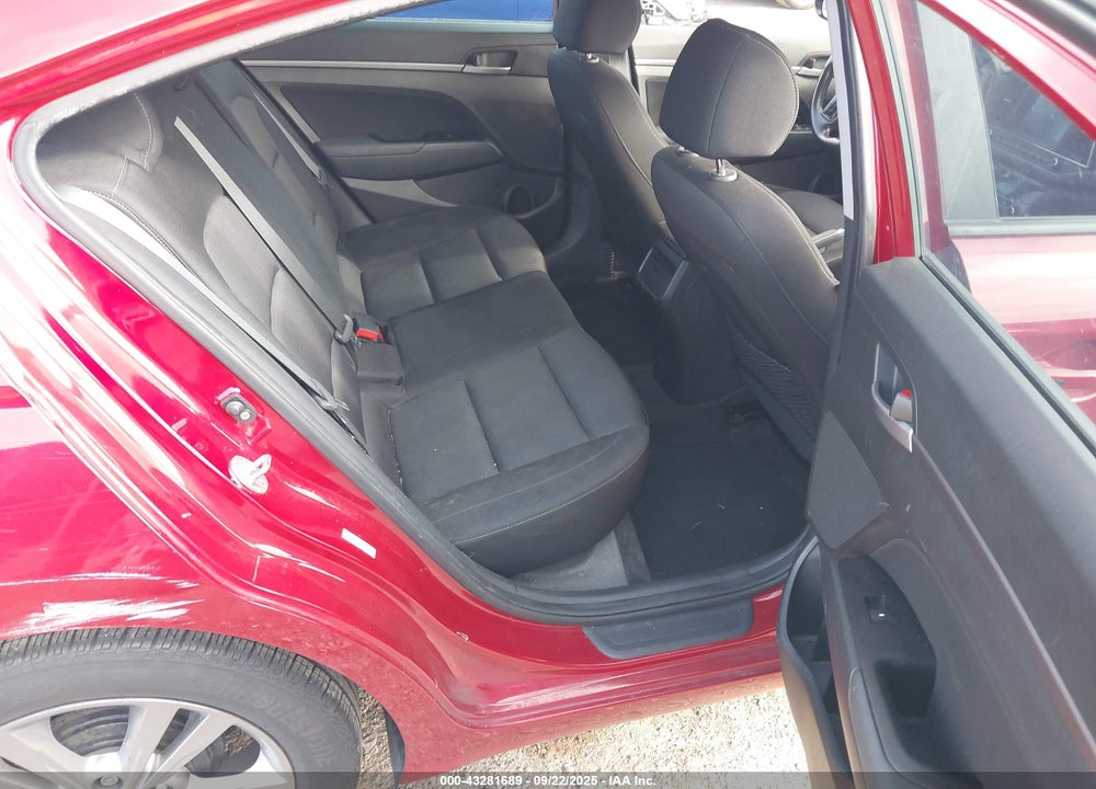 2017 HYUNDAI ELANTRA VIN: KMHD84LFXHU362905
