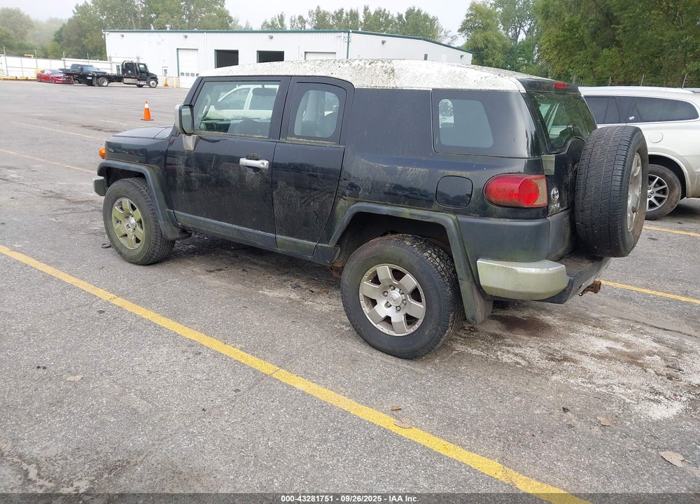 2007 TOYOTA FJ CRUISER VIN: JTEBU11F170088911
