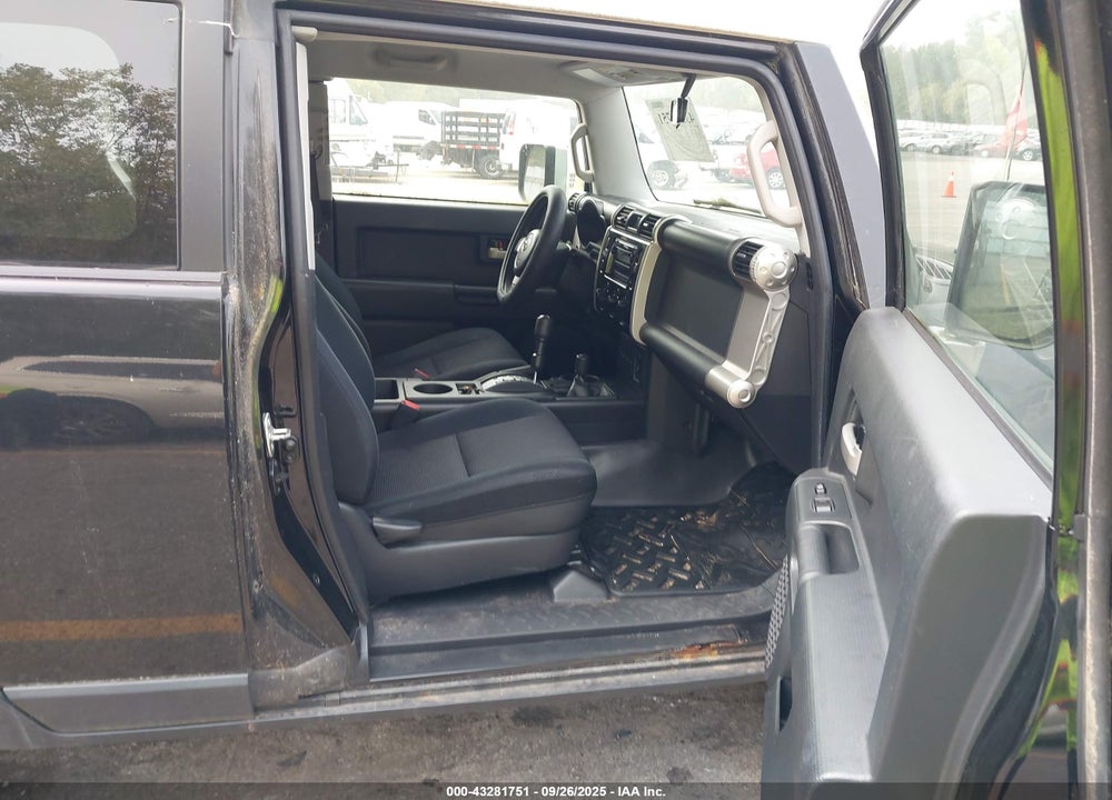 2007 TOYOTA FJ CRUISER VIN: JTEBU11F170088911