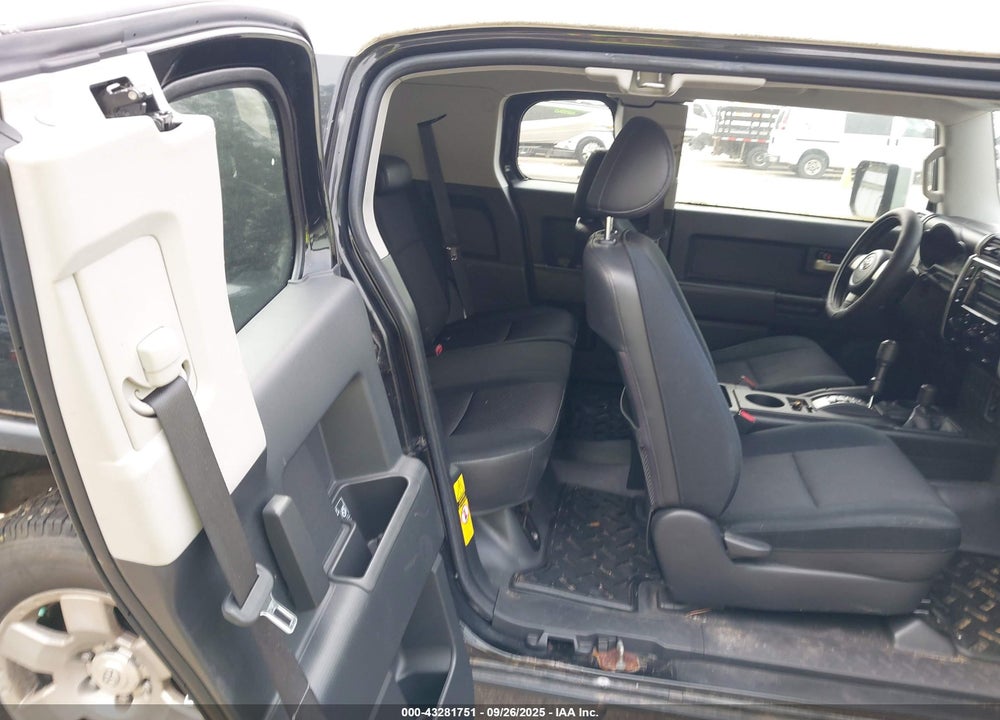 2007 TOYOTA FJ CRUISER VIN: JTEBU11F170088911