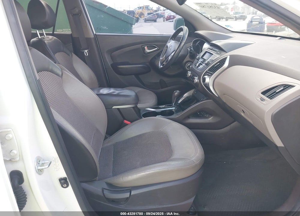 2013 HYUNDAI TUCSON GLS VIN: KM8JU3AC2DU616781