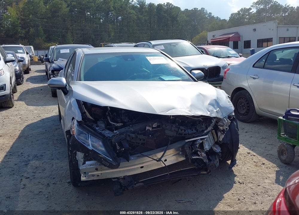 2018 TOYOTA CAMRY SE VIN: 4T1B11HKXJU106964