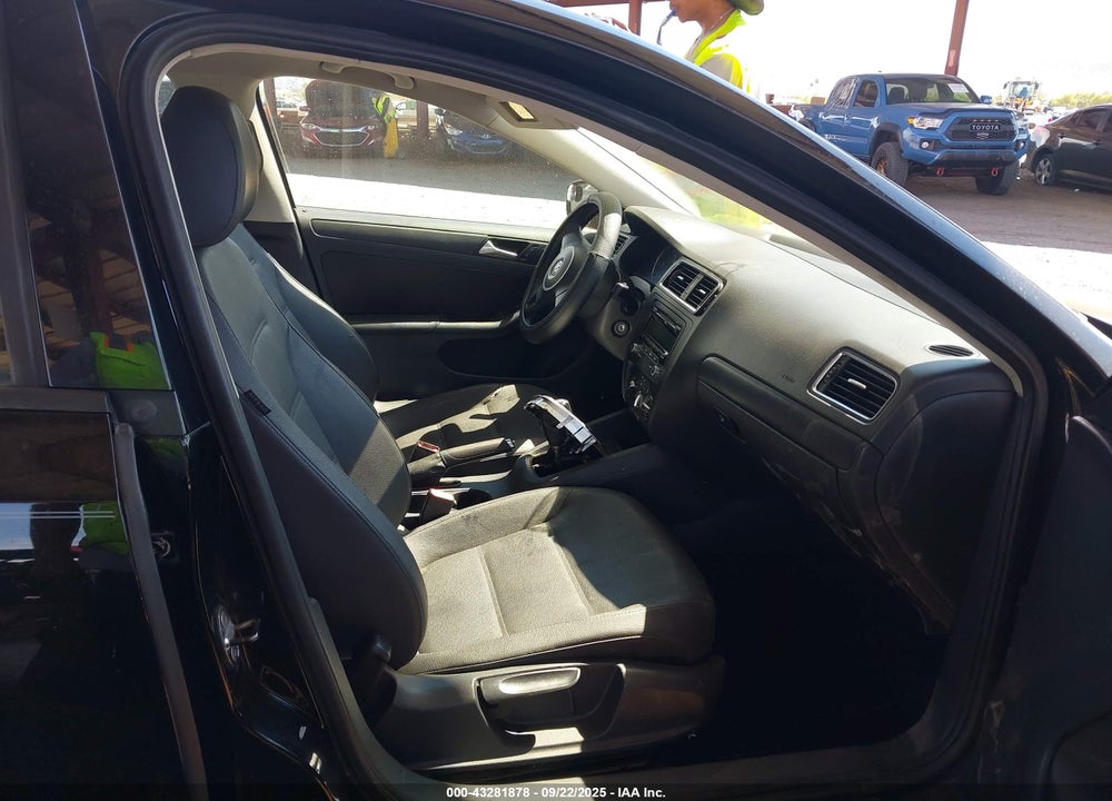 2012 VOLKSWAGEN JETTA VIN: 3VWDX7AJ3CM115672