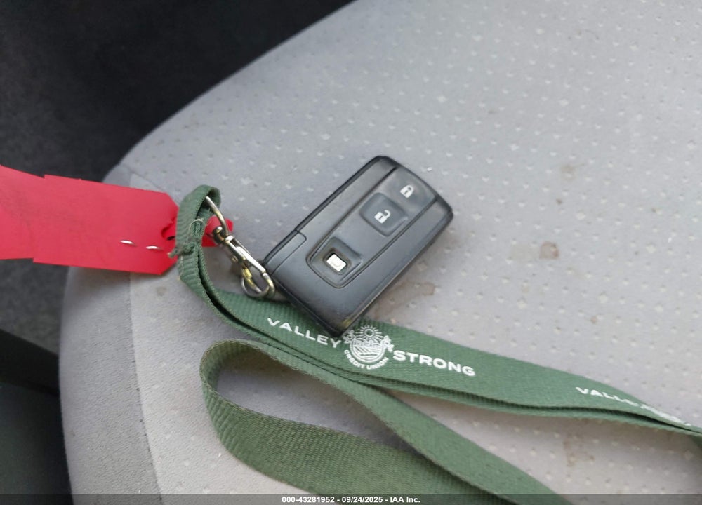2005 TOYOTA PRIUS VIN: JTDKB20U550124368