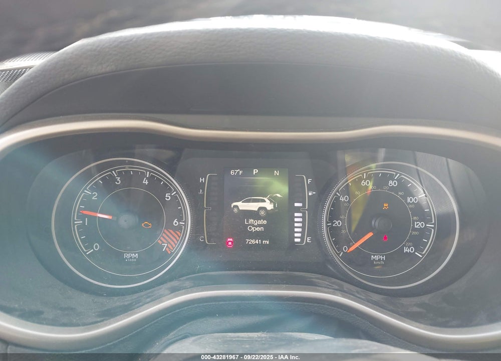 2015 JEEP CHEROKEE LATITUDE VIN: 1C4PJLCB5FW782215