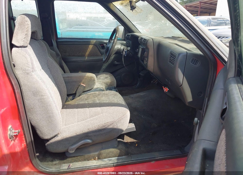 1994 CHEVROLET S TRUCK S10 VIN: 1GCDT19W1R8192291