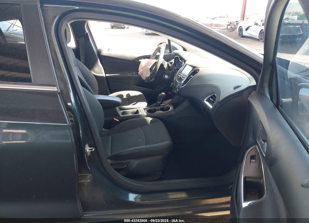 2018 CHEVROLET CRUZE VIN: 1G1BE5SM9J7197758
