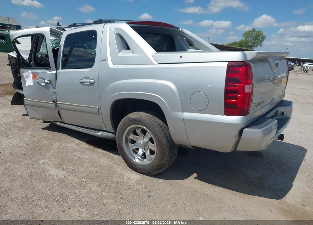 2011 CHEVROLET AVALANCHE 1500 LT1 VIN: 3GNMCFE0XBG358961