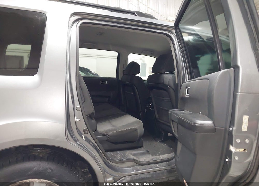 2009 HONDA PILOT EX VIN: 5FNYF38459B014923