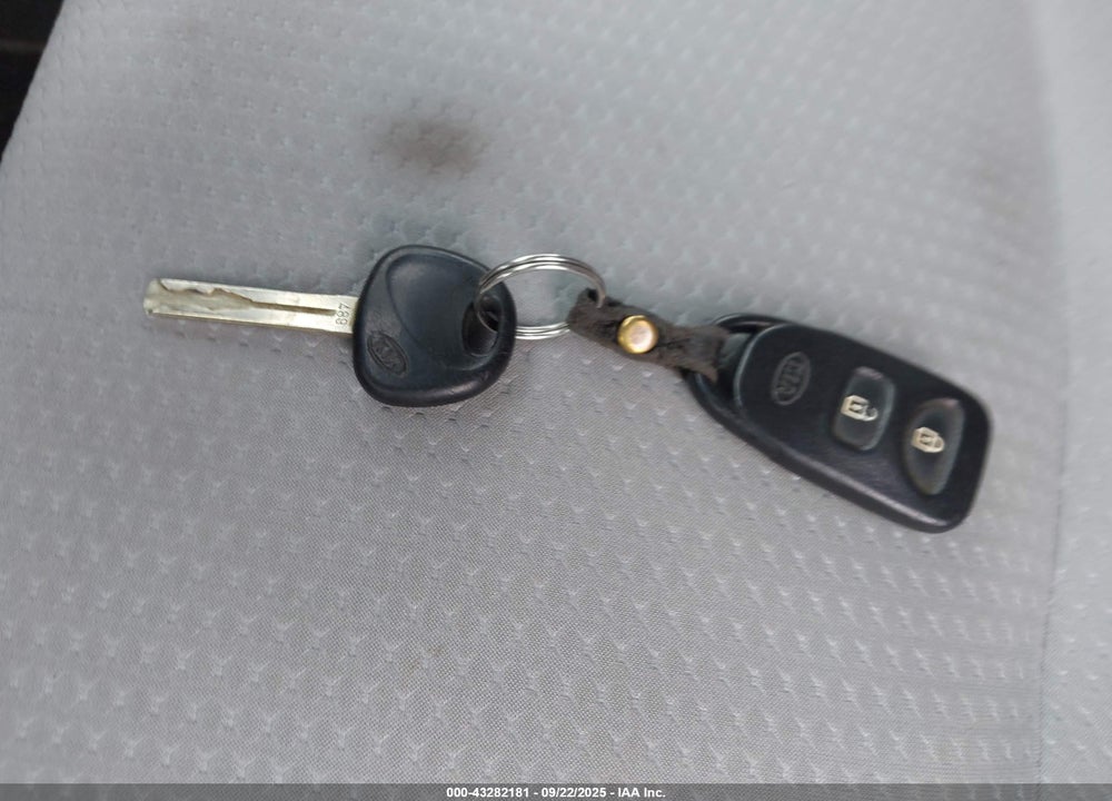 2012 KIA SORENTO VIN: 5XYKTDA27CG195214
