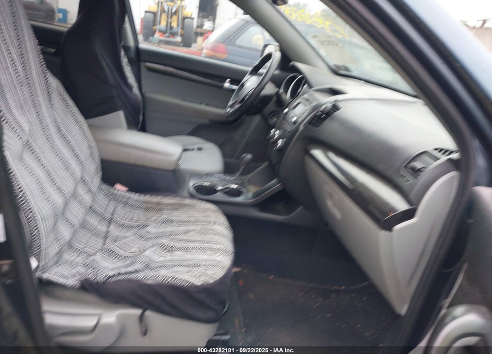 2012 KIA SORENTO VIN: 5XYKTDA27CG195214
