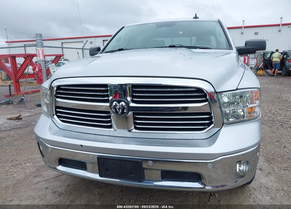 2017 RAM 1500 VIN: 3C6RR7LT2HG599381