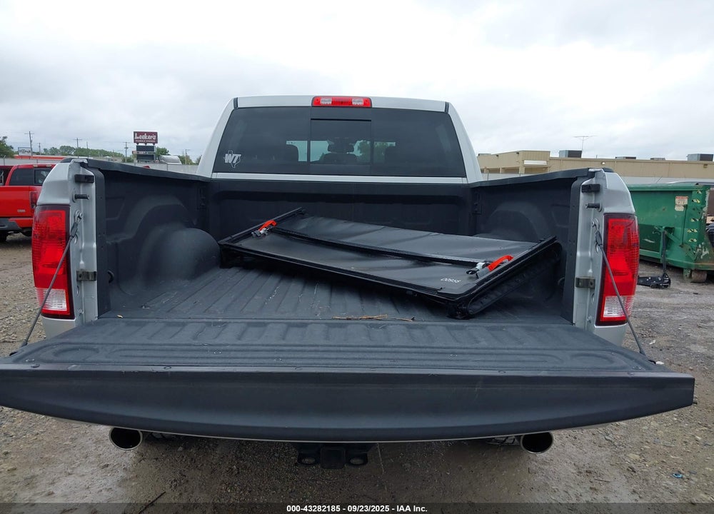 2017 RAM 1500 VIN: 3C6RR7LT2HG599381