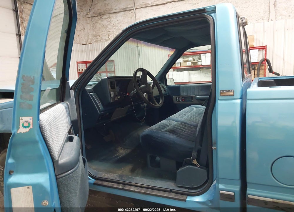1993 CHEVROLET GMT-400 C1500 VIN: 1GCDC14K0PZ213871