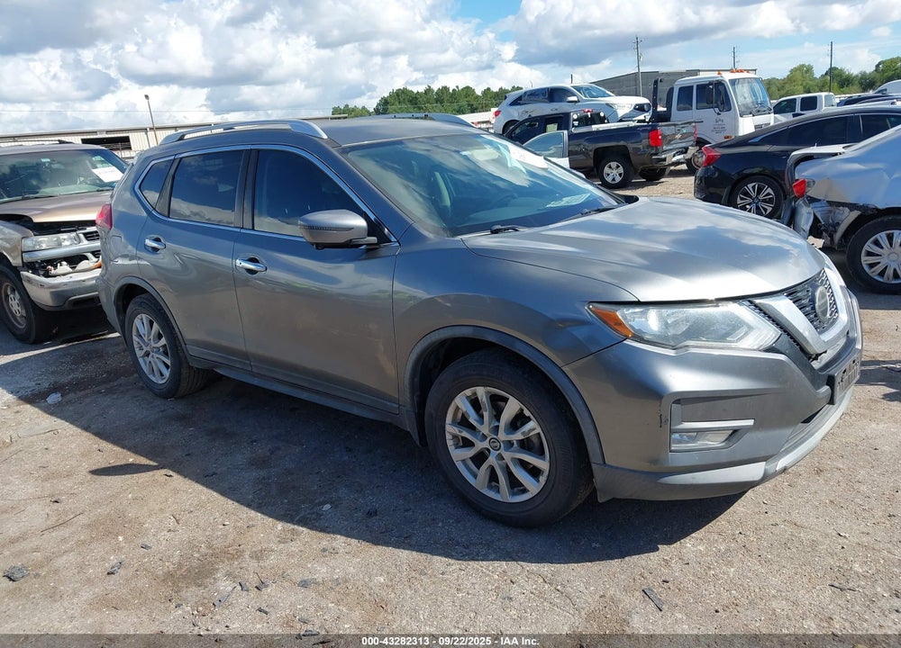 2018 NISSAN ROGUE SV VIN: KNMAT2MT0JP530070