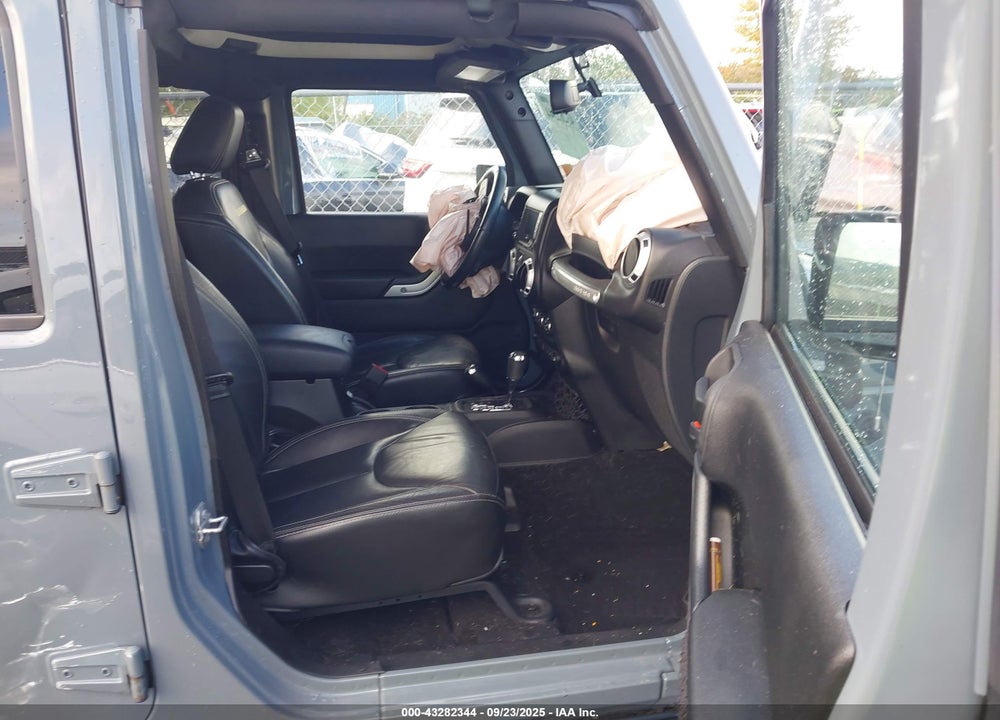 2015 JEEP WRANGLER UNLIMITED SAHARA VIN: 1C4HJWEG2FL651887