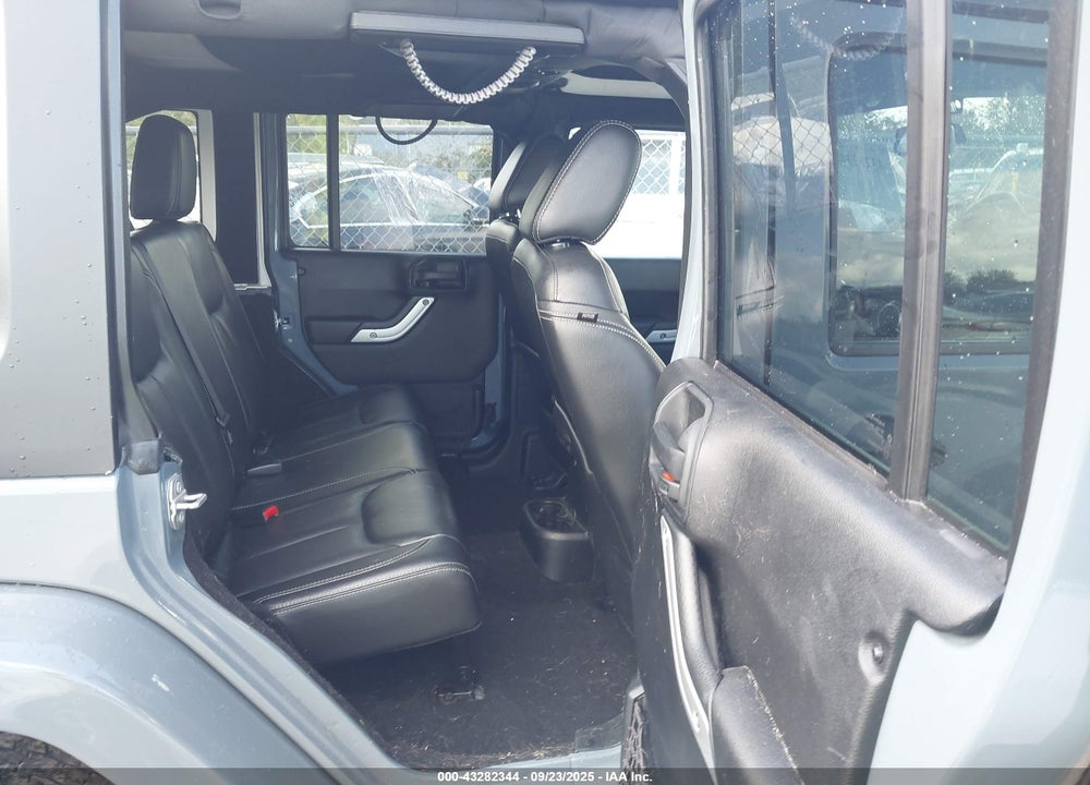 2015 JEEP WRANGLER UNLIMITED SAHARA VIN: 1C4HJWEG2FL651887