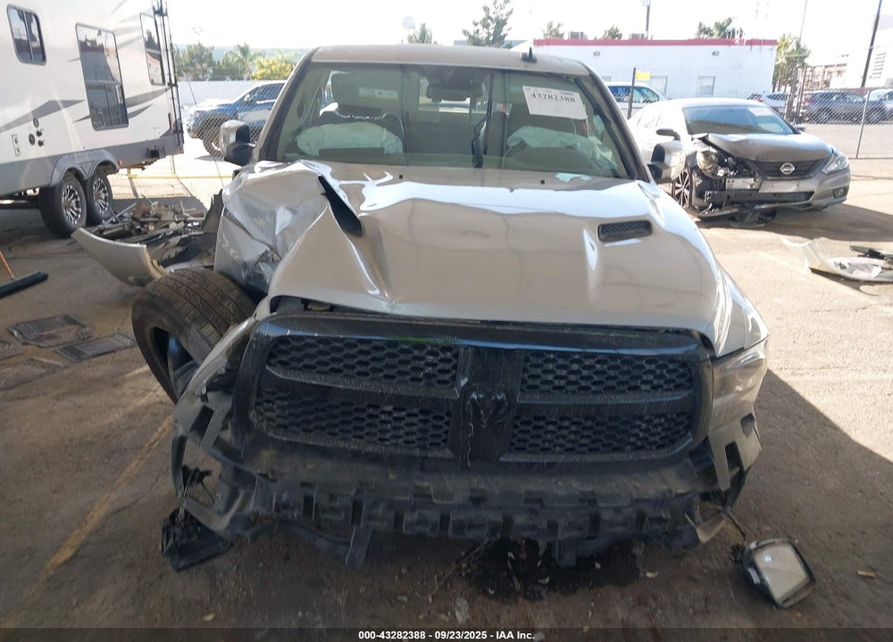 2018 RAM 1500 VIN: 3C6JR7CT5JG244756