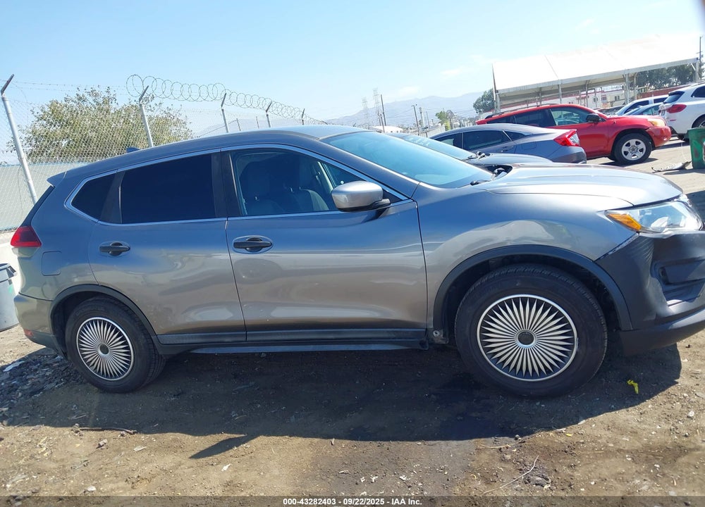 2018 NISSAN ROGUE VIN: KNMAT2MT3JP543038