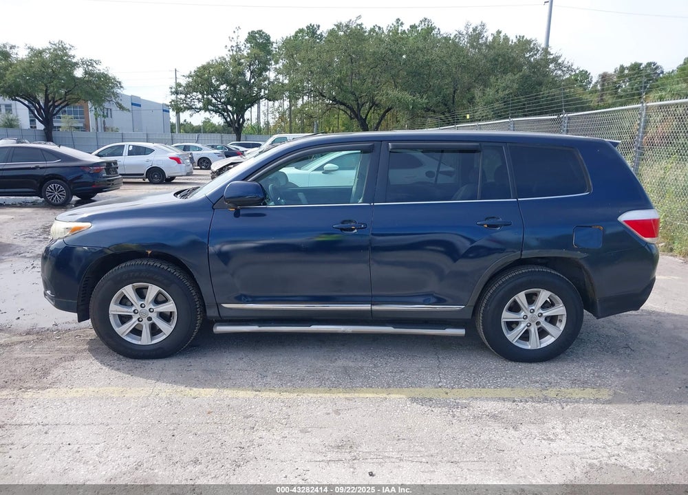 2013 TOYOTA HIGHLANDER VIN: 5TDBK3EH5DS213404