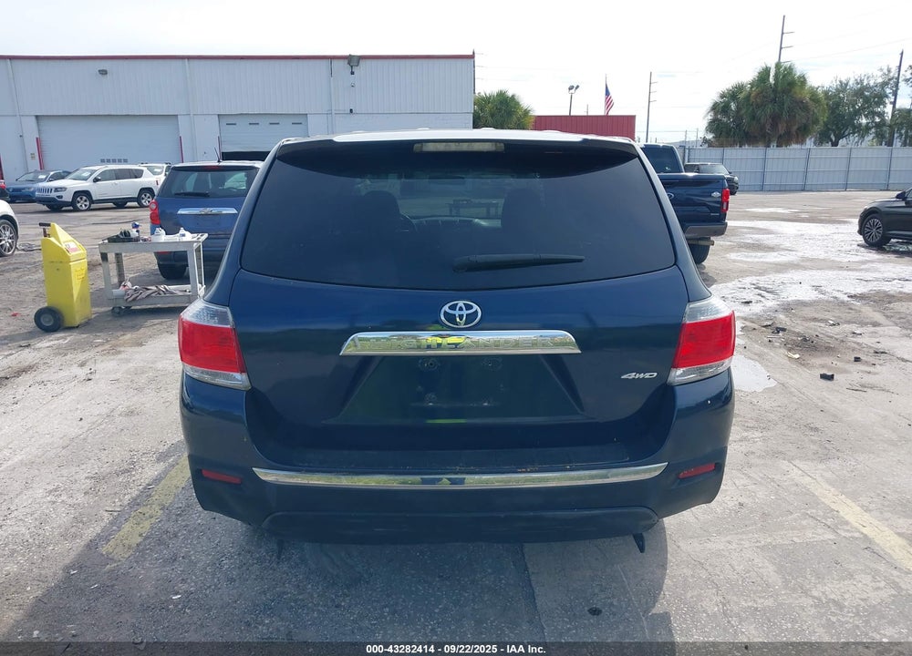 2013 TOYOTA HIGHLANDER VIN: 5TDBK3EH5DS213404